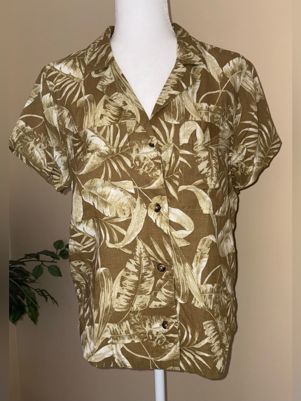 NWT Linen-Blend Tropical Print Button-Up Short-Sleeve Top